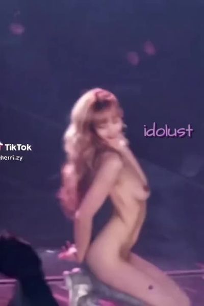Lisa - naked on stage