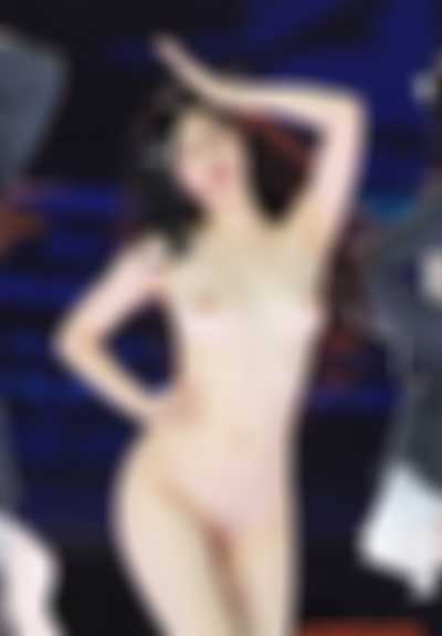 Hanni - nude