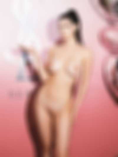 Danielle - nude body