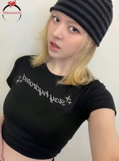 Lily - shows tits
