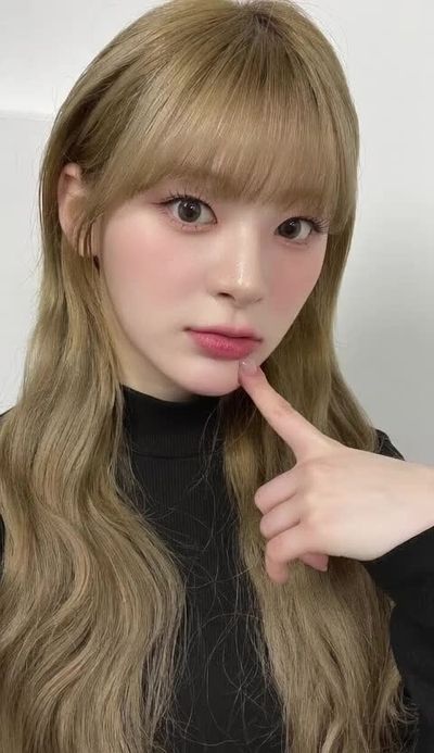 Seeun - shows tits