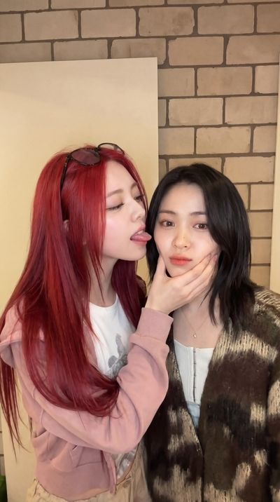 kissing