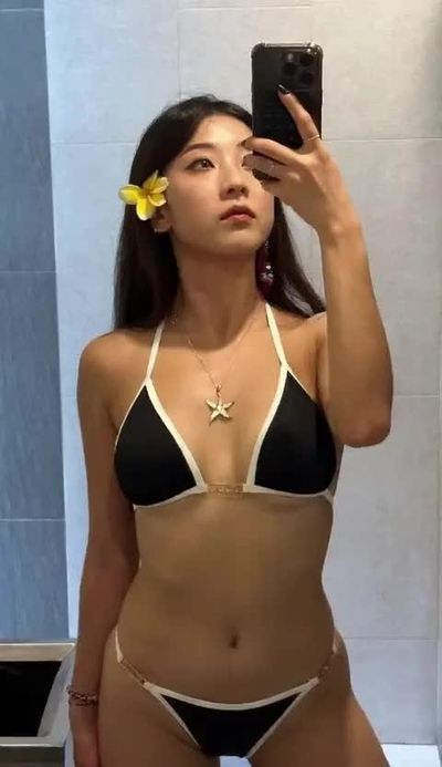 Seungyeon - nude