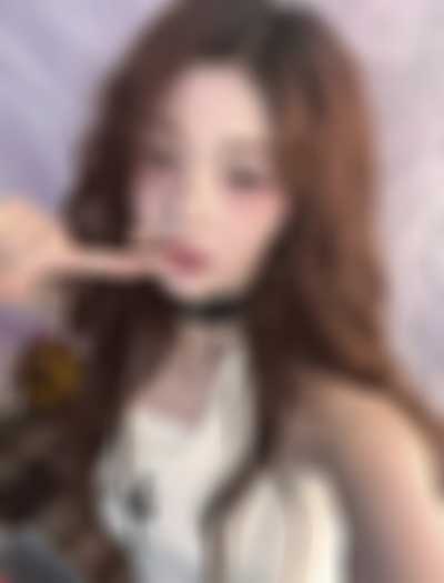 DaHyun - shows tits