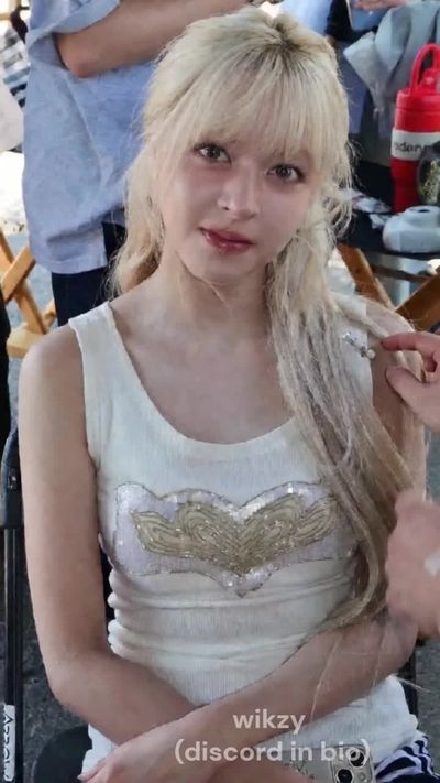 Lily - shows boobs