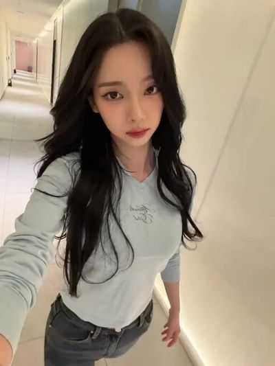 Karina - titjob