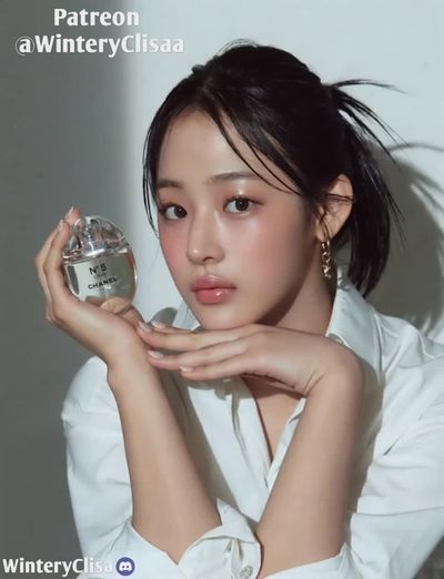 Minji - gives footjob