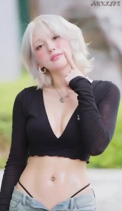 Somi - Cum on Face