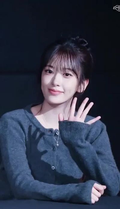 Yujin - shows boobs