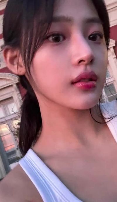 Minji - facial