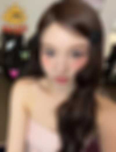 Nayeon - shows tits