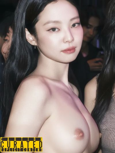 Jennie - Naked Candid