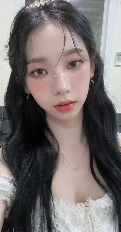 Karina - facial