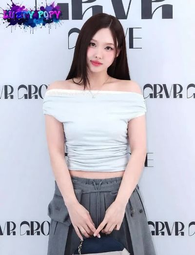 Nayeon - nude