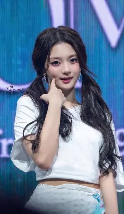 Nagyung - shows tits