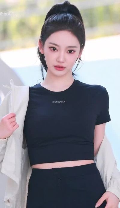 NingNing - shows tits