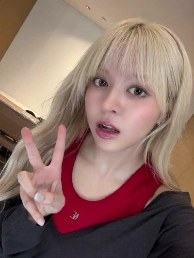 Lily - group blowjob