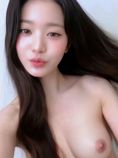 Wonyoung - Naked Candid