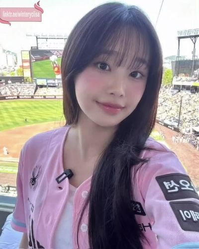 Chuu - pov blowjob
