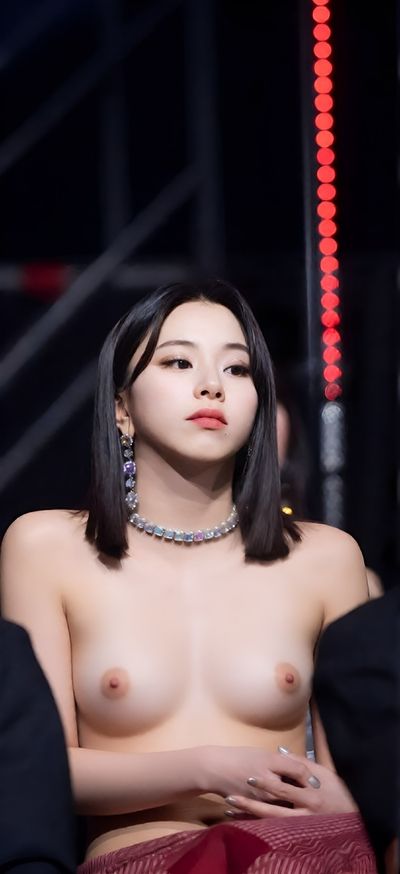 Chaeyoung - shows tits