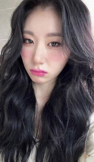 Chaeryeong - sucking cock