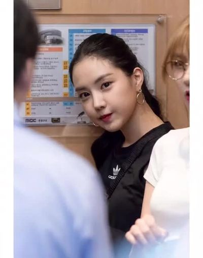 Naeun - licking