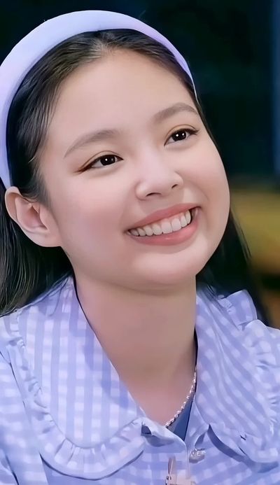 Jennie - cum on face