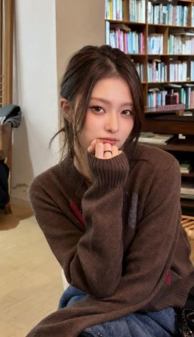 Nagyung - shows tits