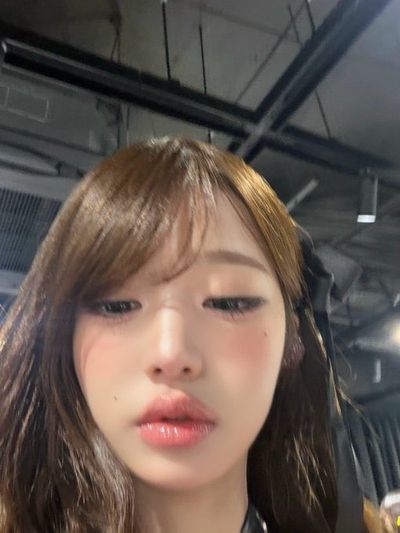 Wonyoung - phone unlock attempt