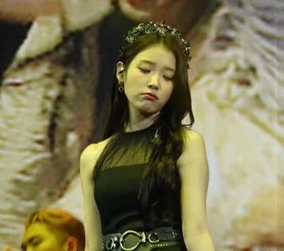 IU - naked