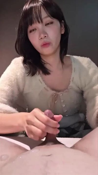 Chaewon - pov handjob
