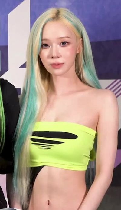 Winter - shows tits