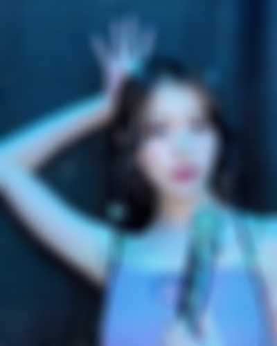 IU - titjob
