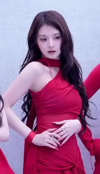Nagyung - shows boobs