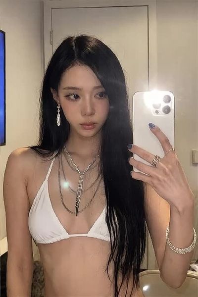 Winter - shows tits
