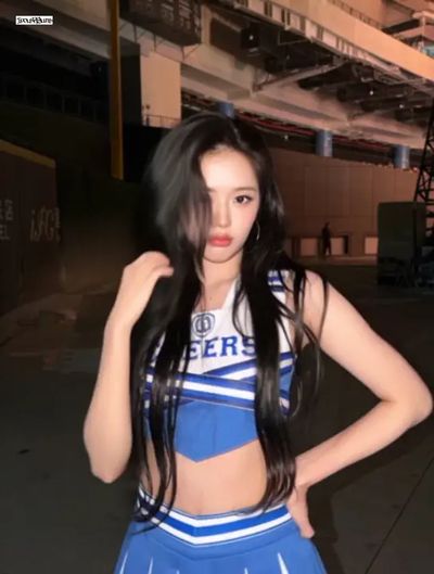 Yujin - sucking cock