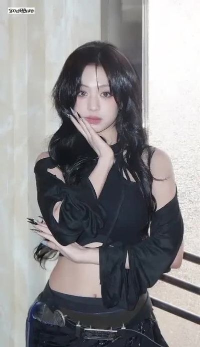 Ahyeon - titjob