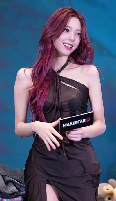Yuna - shows tits