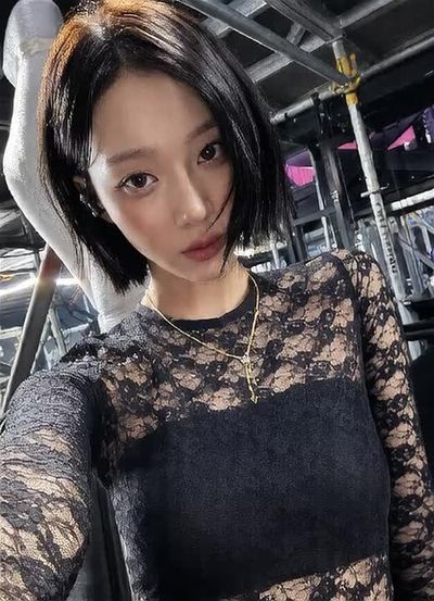 Winter - shows tits