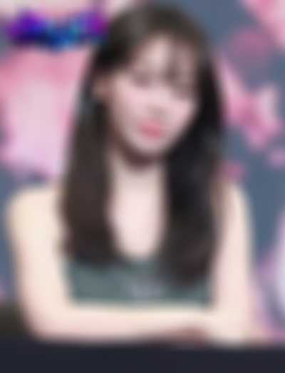 Chaewon - shows boobs