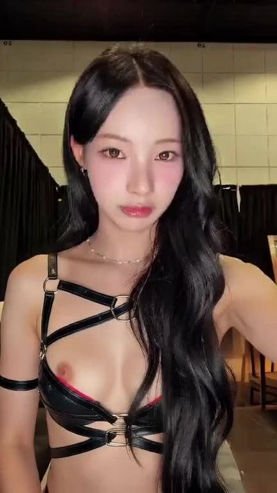 Woni - naked