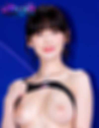 Arin - shows tits