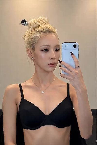 Winter - shows tits