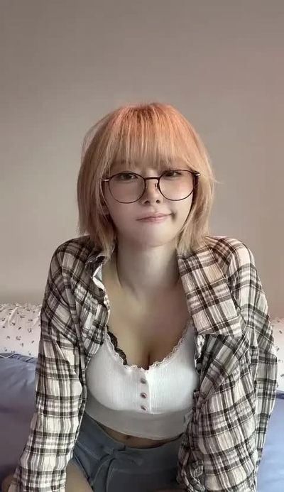 Sakura - shows tits