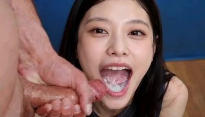 Haerin - cum in mouth