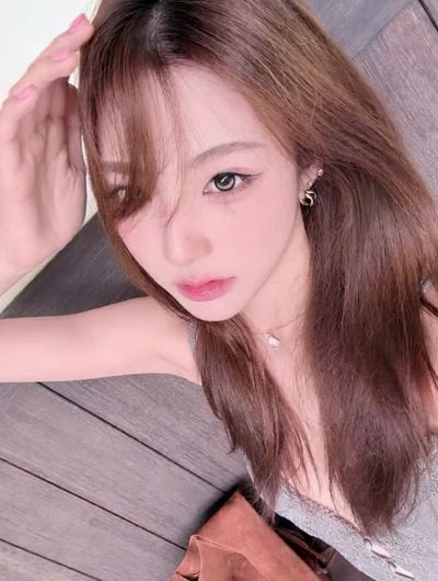 Xinyu - cum on face