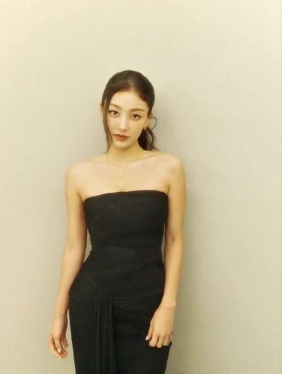 Jihyo - tied & fuck