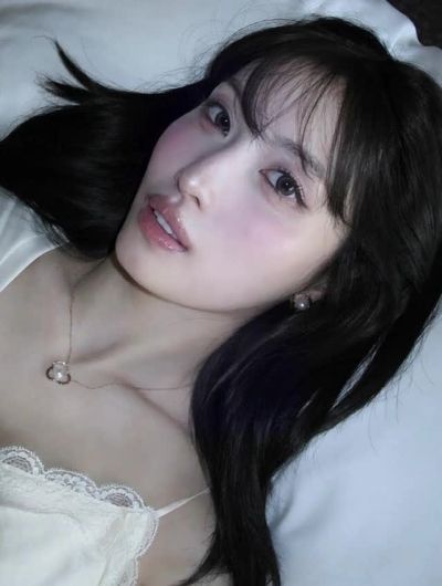 Momo - cum on face