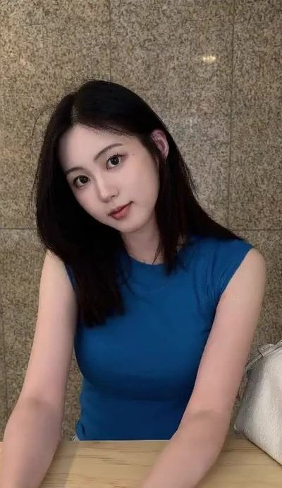 Eunbin - shows tits