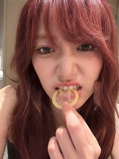 Sakura - play with condom